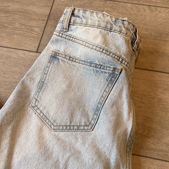 ZARA light wash distressed high waist loose fit ankle length jeans size 6 - Picture 8 of 8